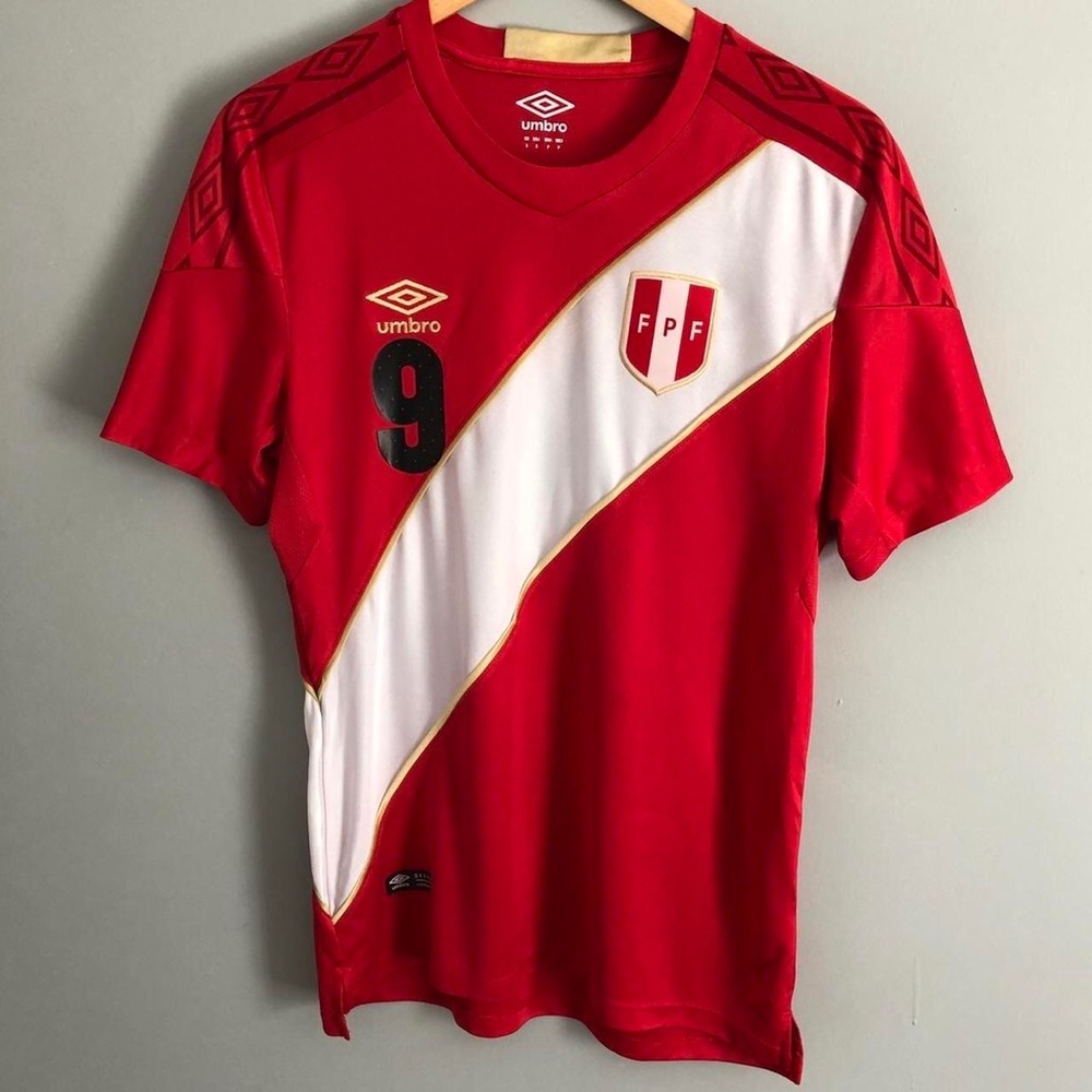 (Men’s Small) 2018 World Cup Umbro Paolo Guerrero Peru Away Jersey 🇵🇪